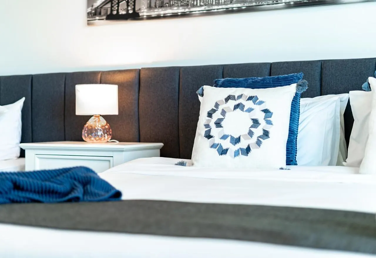 Wings Resort, Apartments And 2 Story Penthouses - We Accommodate Gold Coast 0*,  Australia