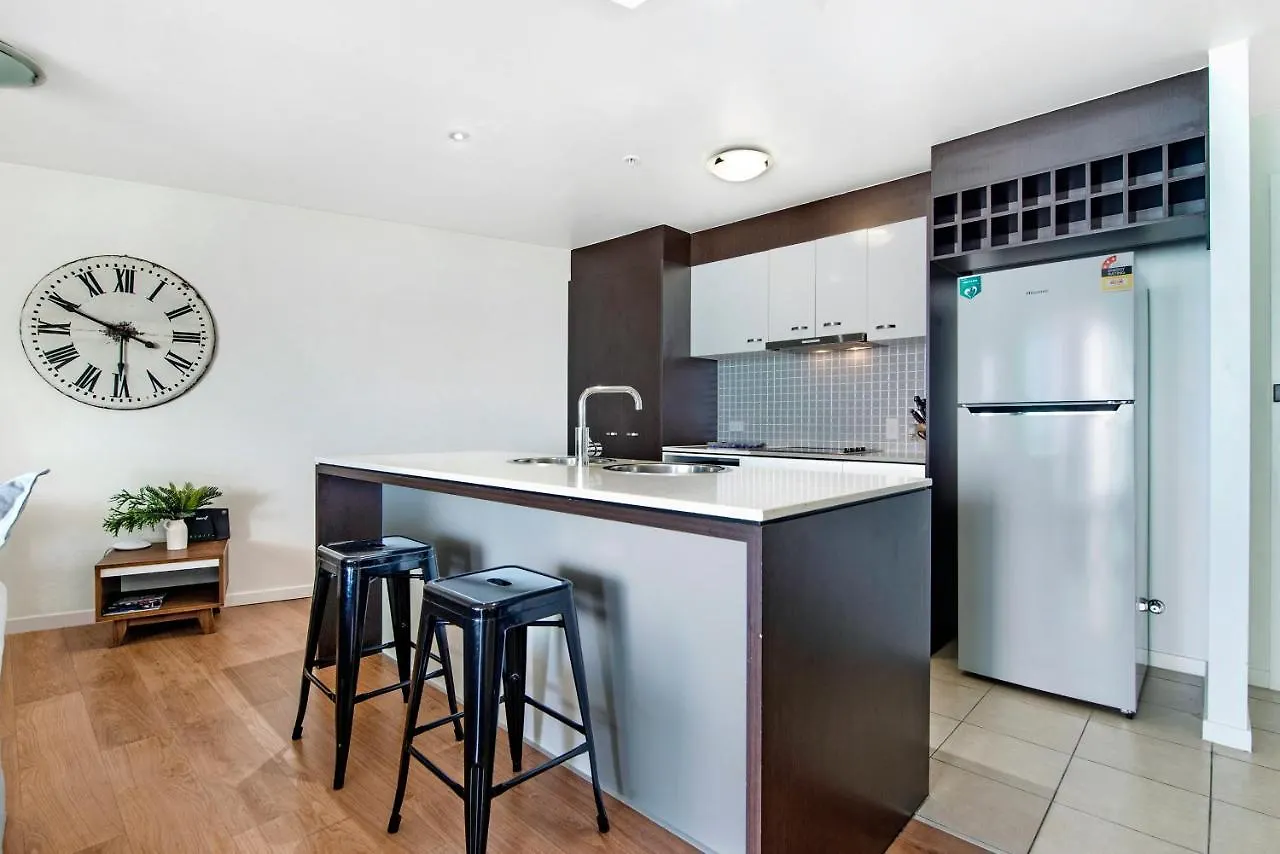 Wings Resort, Apartments And 2 Story Penthouses - We Accommodate Gold Coast