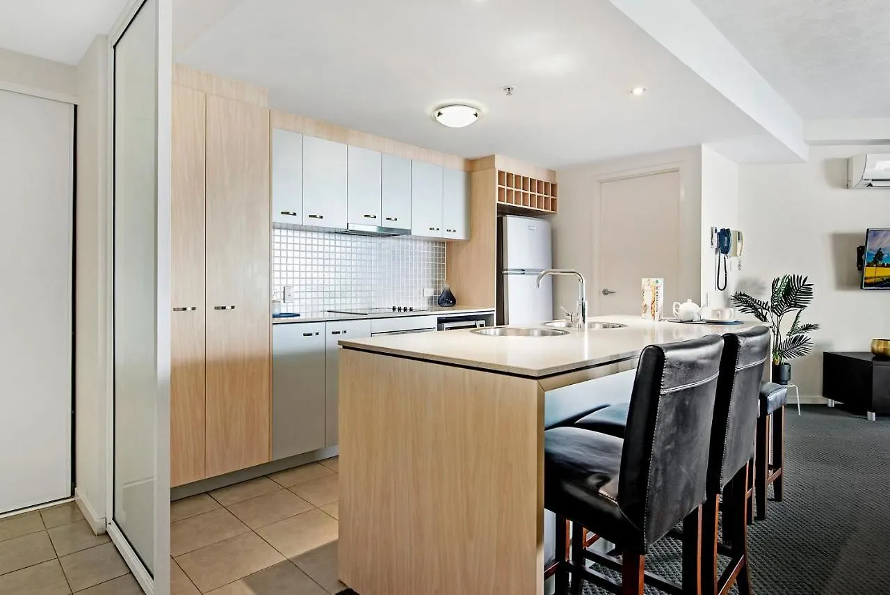 Wings Resort, Apartments And 2 Story Penthouses - We Accommodate Gold Coast Australia